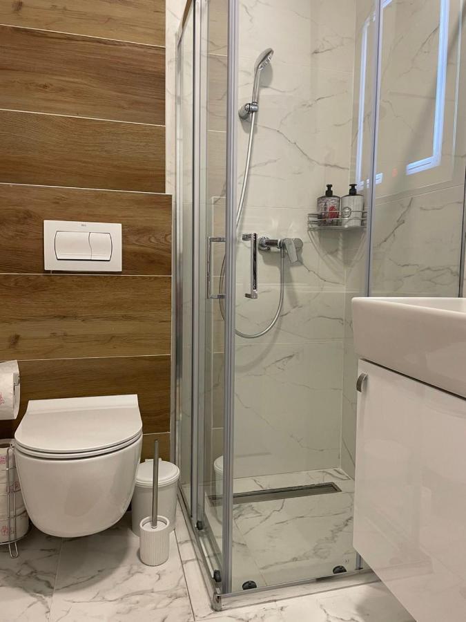 Spring Deluxe Apartment Novi Sad Bagian luar foto